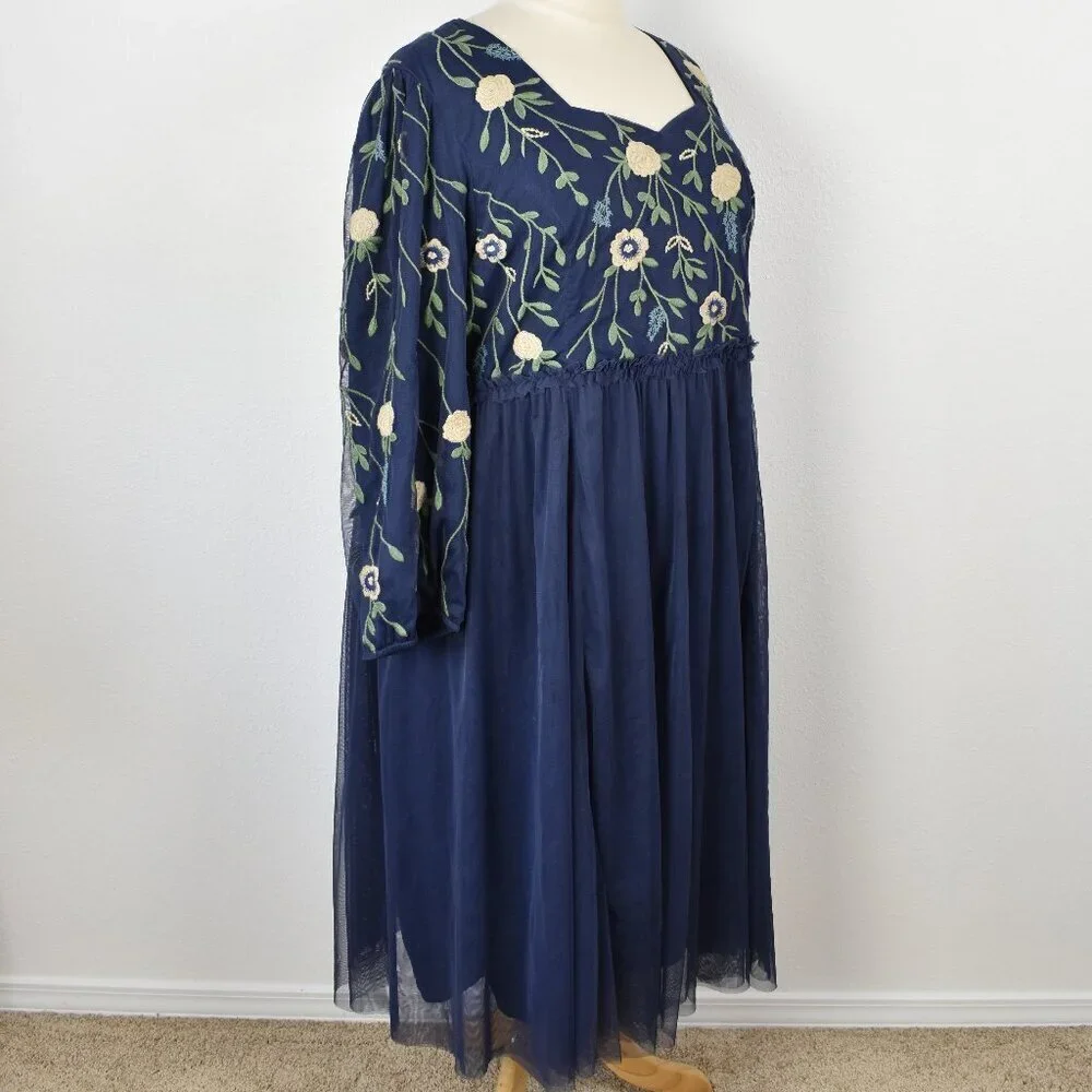 JessaKae Leah Dress Floral Embroidered - 4x - Picture 8 of 9
